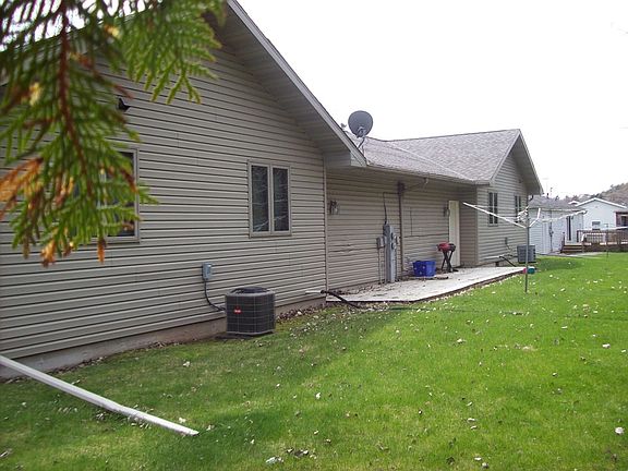 2nd image of 1526-30 Iowa St