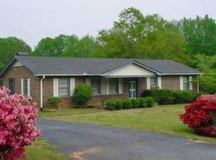 100 Luray St, Roebuck, SC 29376