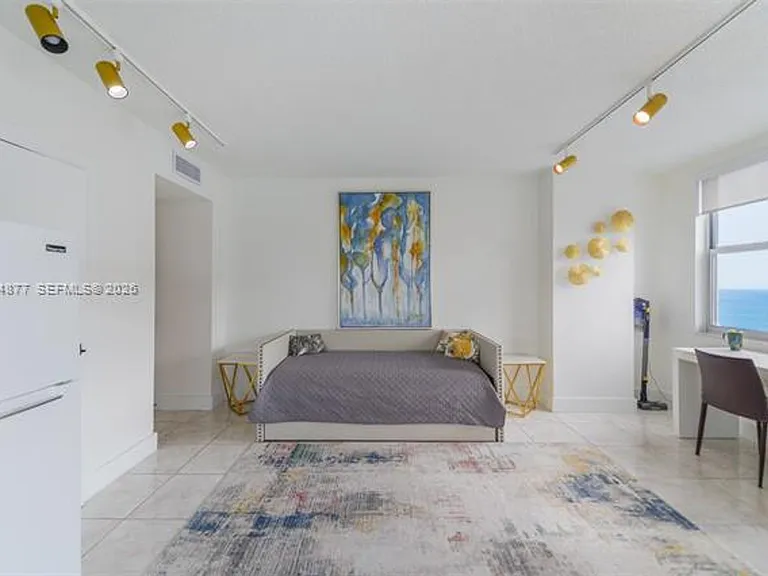 1950 S Ocean Dr #19E — Photo 18