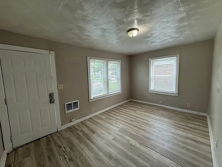 3569 Prospect St — Photo 11