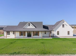 8633 Map Rock Rd, Caldwell, ID 83607