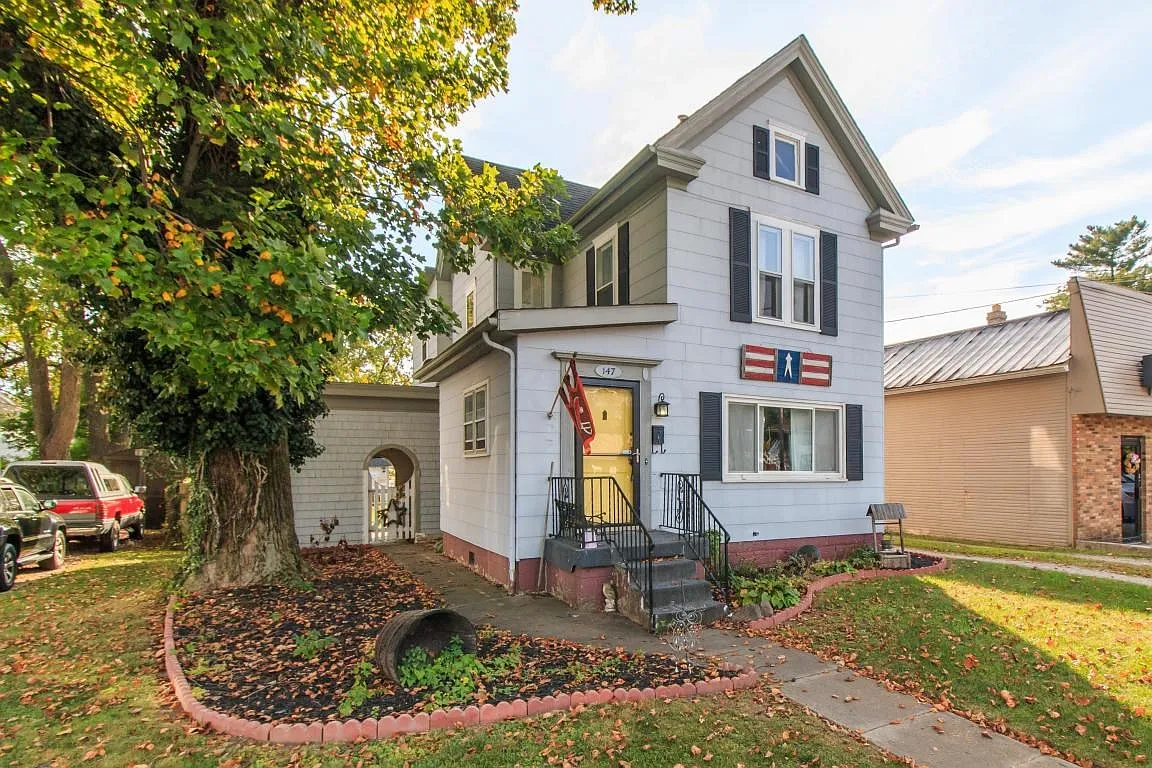 147 W Waterloo St photo 1