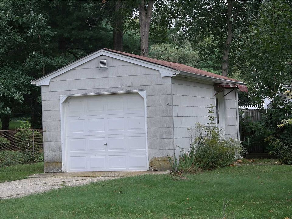 2nd image of 3 Knollcrest Rd