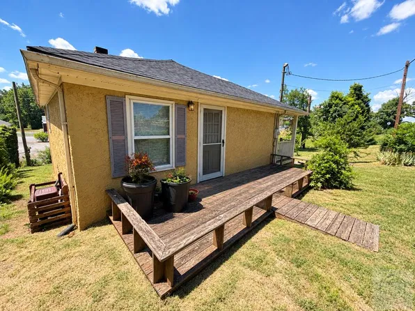627 Fayette St, Martinsville, VA 24112