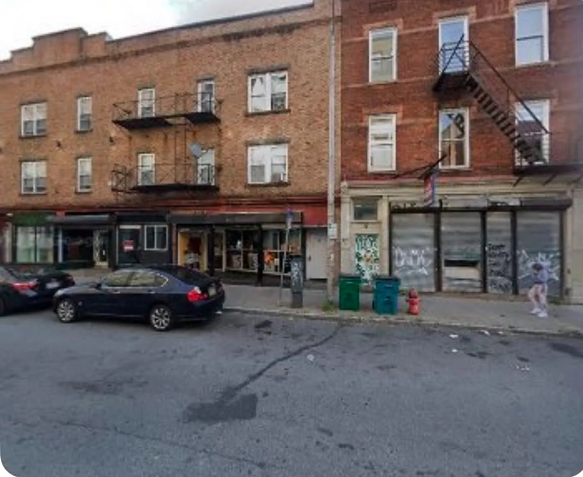 3 bed, $1,800 — Photo 1