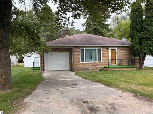 416 Bridge St, East Tawas, MI 48730