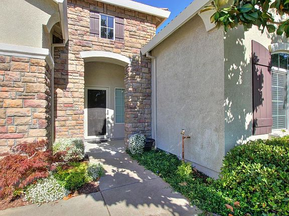 2nd image of 4637 Monte Mar Dr