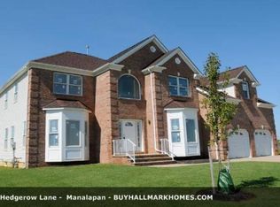 34 Hedgerow Ln, Manalapan, NJ 07726