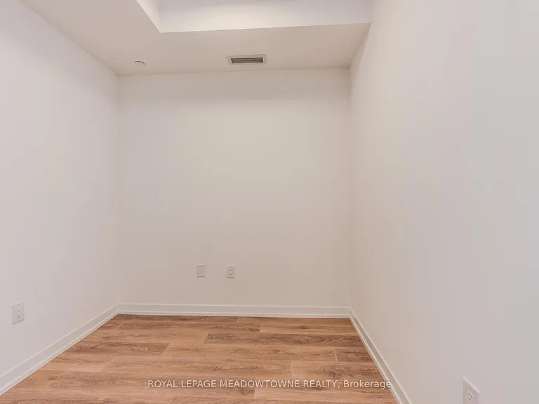2485 Eglinton Ave W #913 — Photo 5