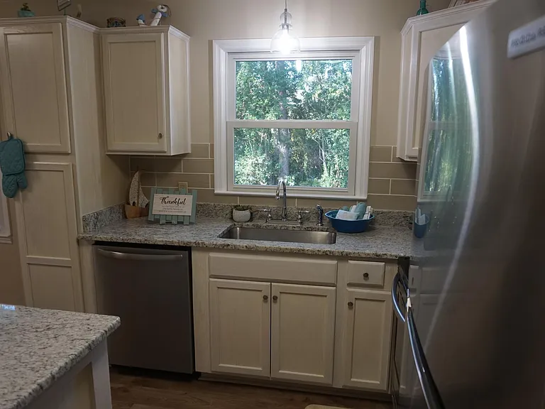 641 Glenwood Dr — Photo 5