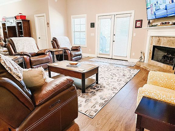 3rd image of 3749 Weston Pl