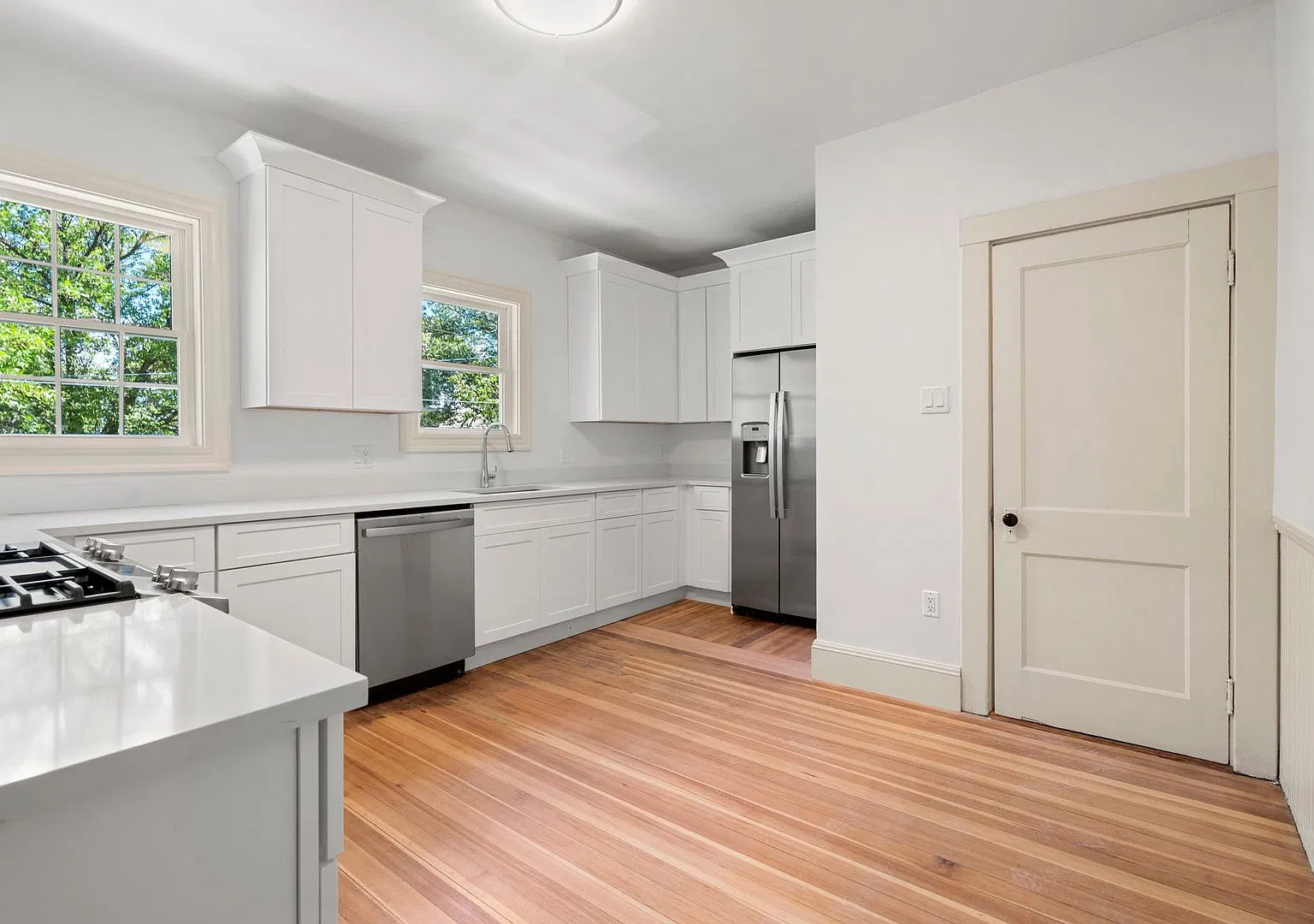 Amazing 4 bed 1.5 bath in Somerville — Photo 1