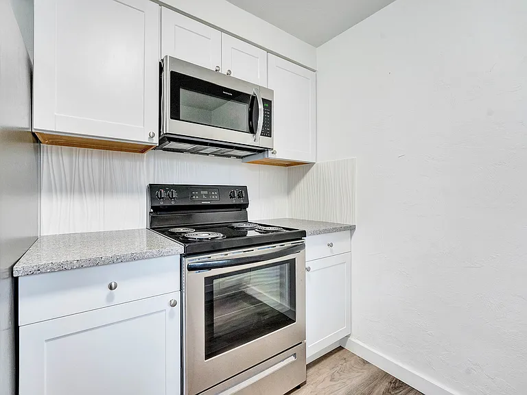 383 N Cedar St — Photo 11