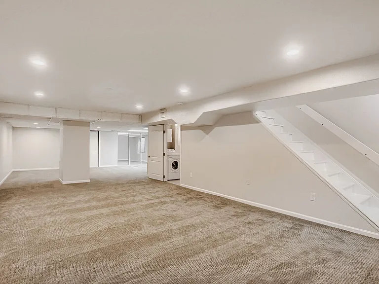 7718 S Cove Cir — Photo 17