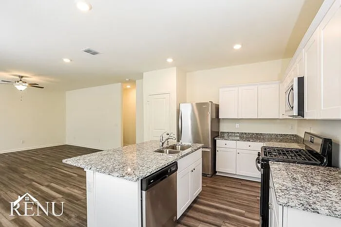 3 bed, 2.0 bath, 1401 sqft, $1,650 — Photo 4