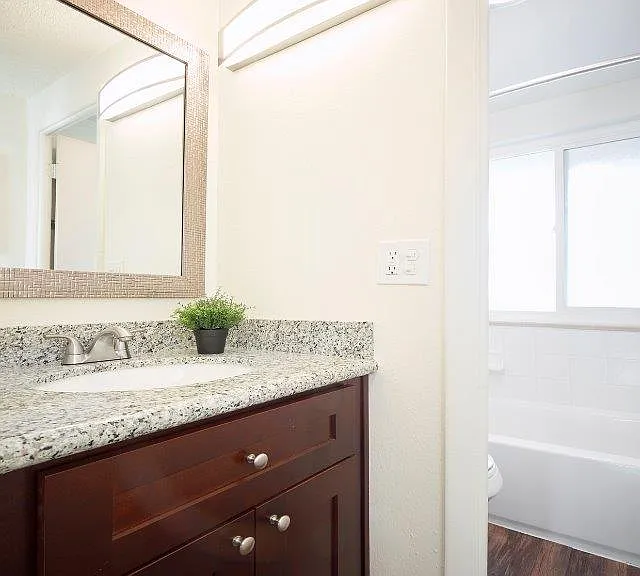 Parkland Square Apartments — Photo 9