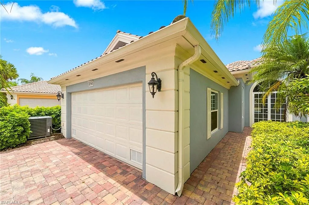 3 bed, 3.0 bath, 1983 sqft, $7,500 — Photo 2