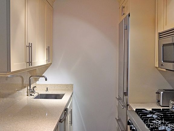 5th image of 7 E 14th St APT 611
