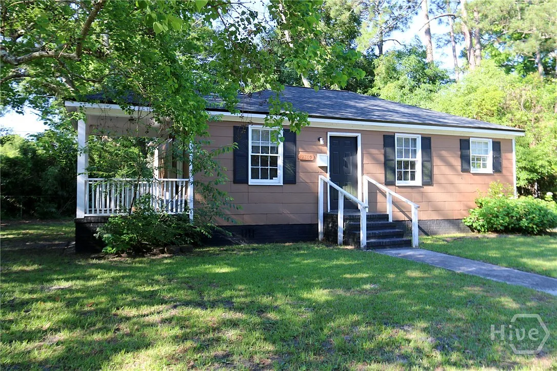 2 bed, 1.0 bath, 875 sqft, $1,650 — Photo 1
