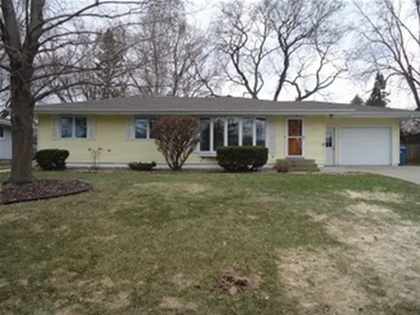 2620 Roth Pl, White Bear Lake, MN 55110