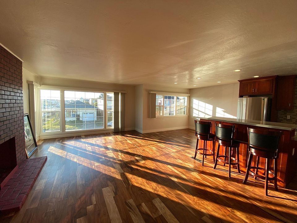 1st image of 300 Westmoor Ave