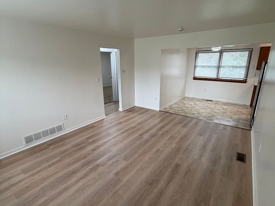 1st image of 704 Smith St