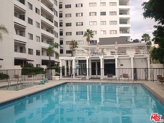 3rd image of 7250 Franklin Ave Unit 101