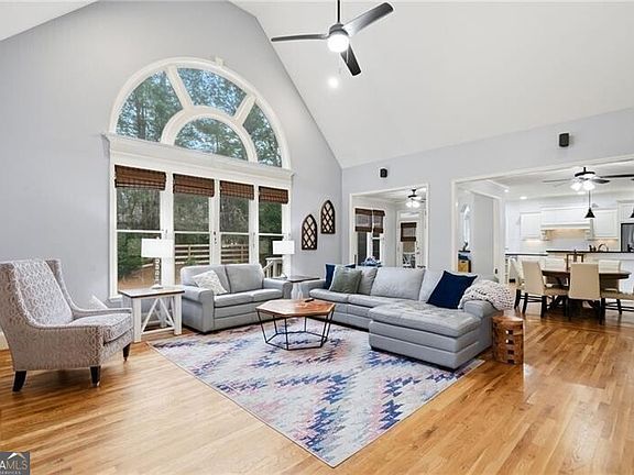 3rd image of 507 Blue Ridge Way