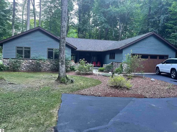 11085 Wood Special Dr #14, Kewadin, MI 49648