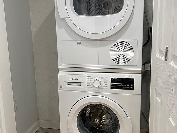 5th image of 51 Clinton Ave #1