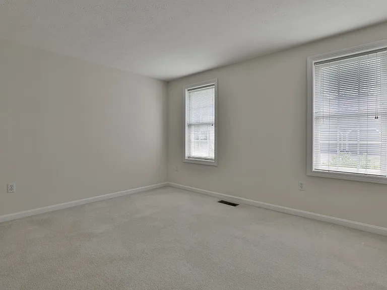 4 Myopia Ln — Photo 26