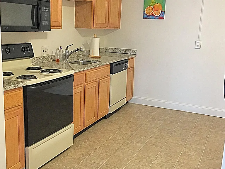 41 Walnut St #46 — Photo 7