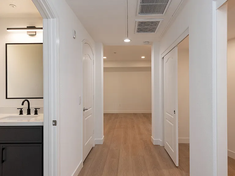 1501 India St #604 — Photo 15