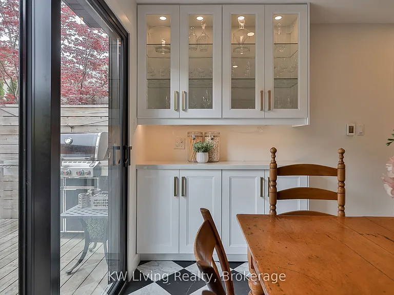 452 Davisville Ave — Photo 14