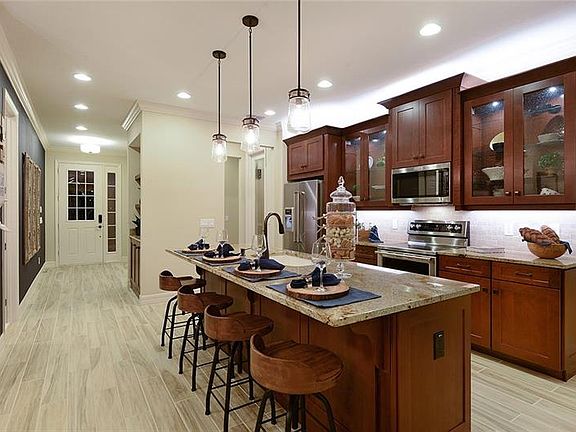 4th image of 2357 Oxmoor Dr