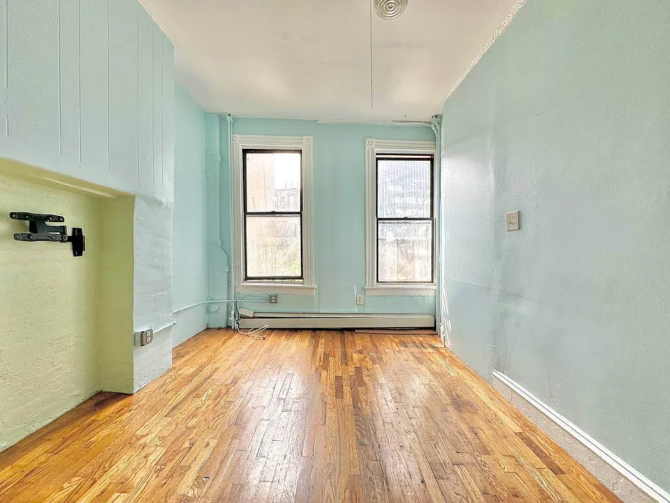 64 Steuben St #2R