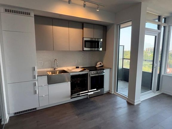 5th image of 270 Dufferin St