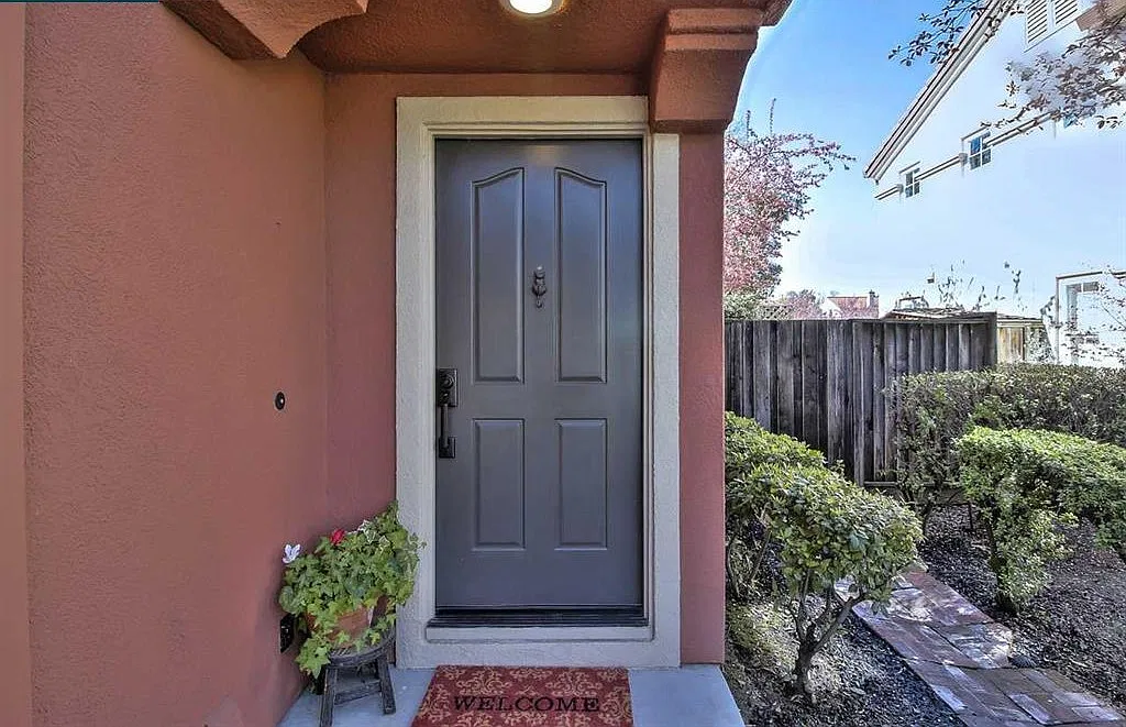 3 bed, 2.5 bath, 1488 sqft, $4,100 — Photo 3