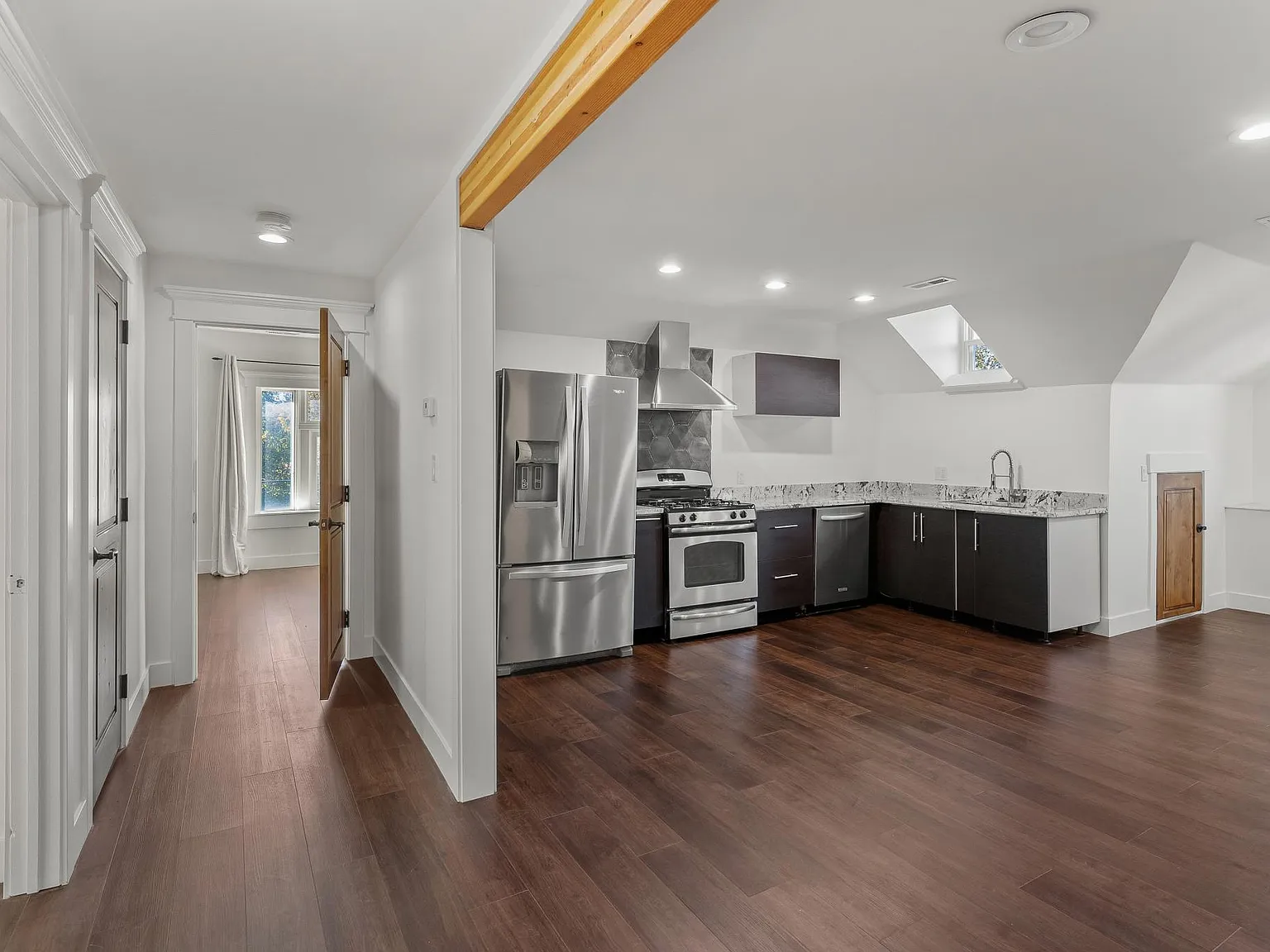 2 bed, 1500 sqft, $2,175 — Photo 3
