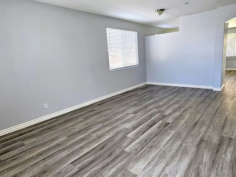 17371 Redmaple St — Photo 3