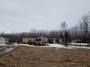 1490 County Rd S, Little Suamico, WI 54141