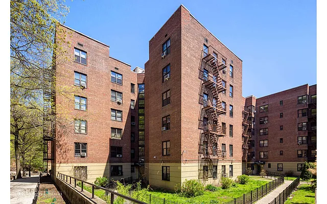 Sold by Douglas Elliman | media 16
