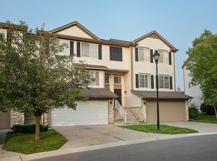 224 Oak Ridge Dr, Pontiac, MI 48341