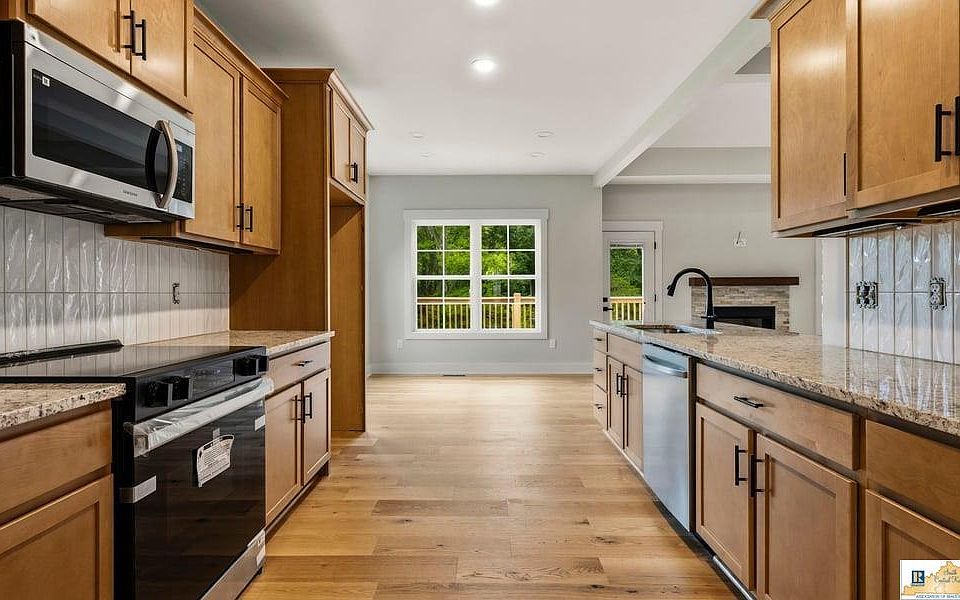 1st image of 118 Karakal Dr