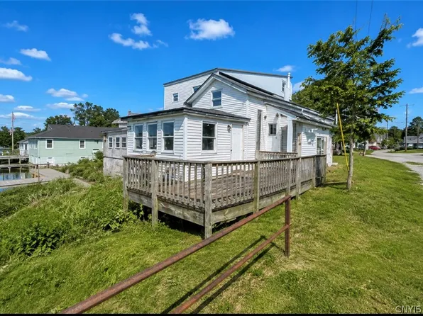 27651 Water St, Chaumont, NY 13622