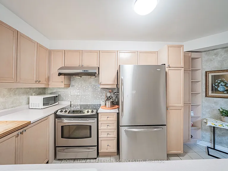 2250 Rockingham Dr #38 — Photo 8