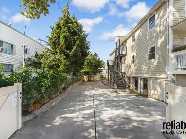 3173 Shore Parkway image 15 of 22