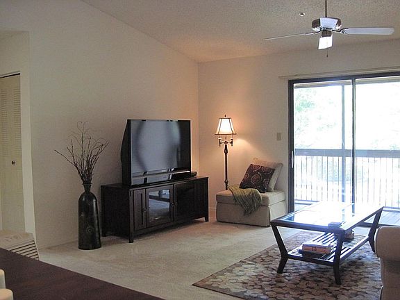 3rd image of 4016 Crockers Lake Blvd #27