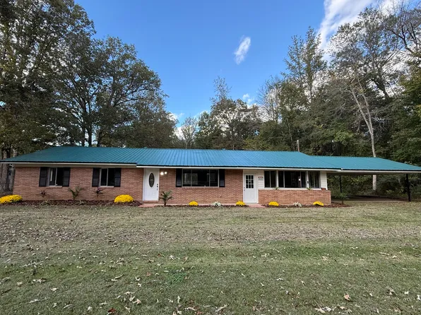 1372 Mike Parra Rd, Columbus, MS 39705