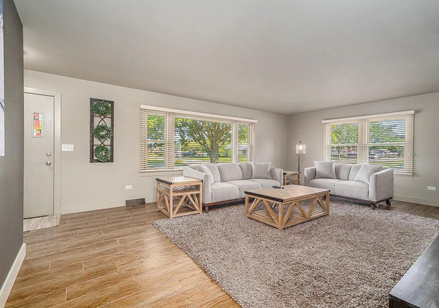 810 Winthrop Ave — Photo 3